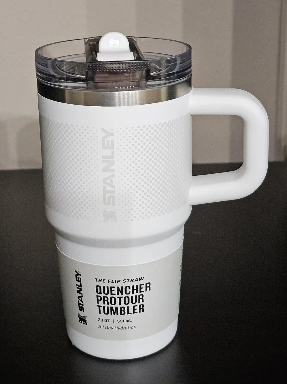 $35 Stanley 20oz Quencher ProTour Flip Straw Tumbler In Frost Fade - NWT - Picture 2 of 7